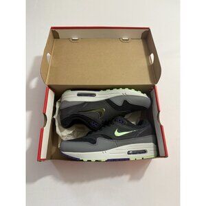 New Men’s Size 9 - Nike Air Max 1 Future Swoosh CT1624 001